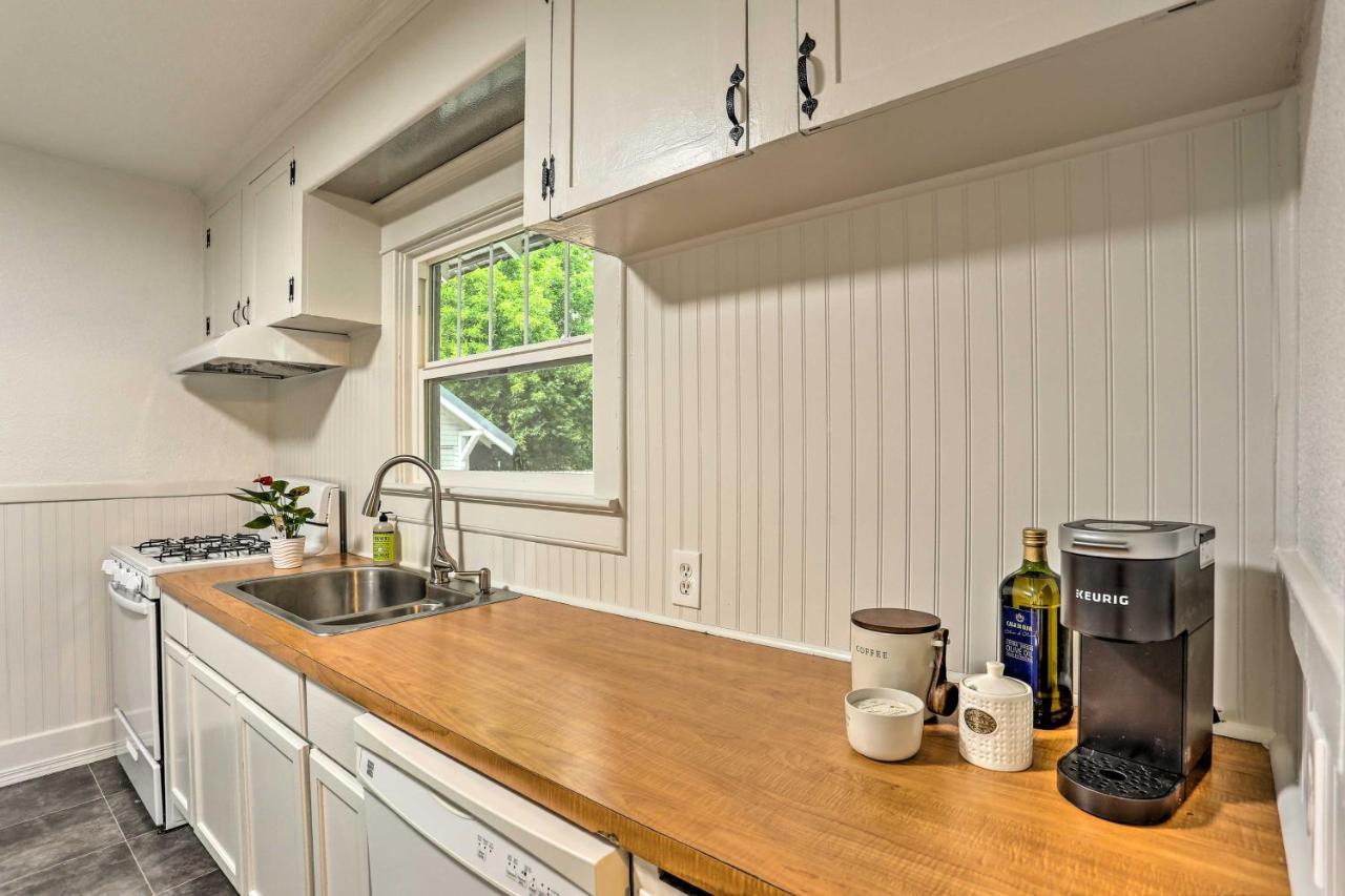 Pet-Friendly Baker City Escape With Private Yard! Екстериор снимка