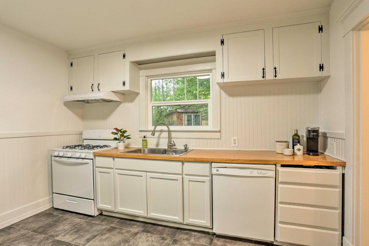 Pet-Friendly Baker City Escape With Private Yard! Екстериор снимка